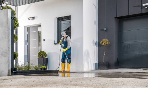 Best Pool Deck Cleaning  in Briarcliff, TX